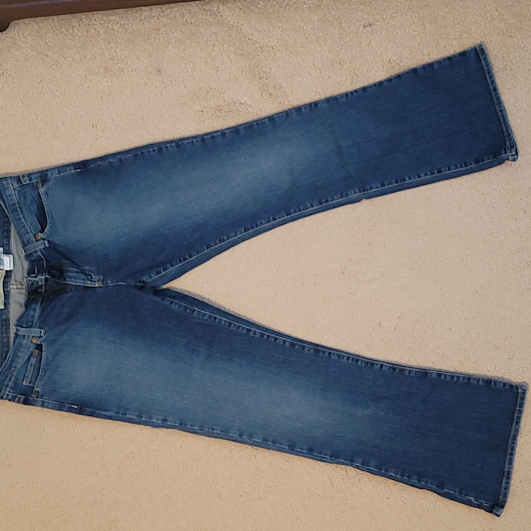 Old Navy Jeans, 10 Short, Low Waist, Bootcut, Dark/Medium Rinse, Stretch